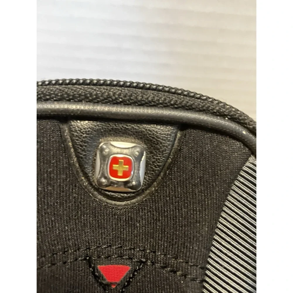 Wenger Swissgear The Sherpa GA-7835-14 Compact Camera Case